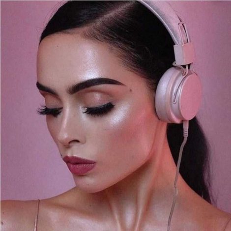 Powder Highlighter - Image 4